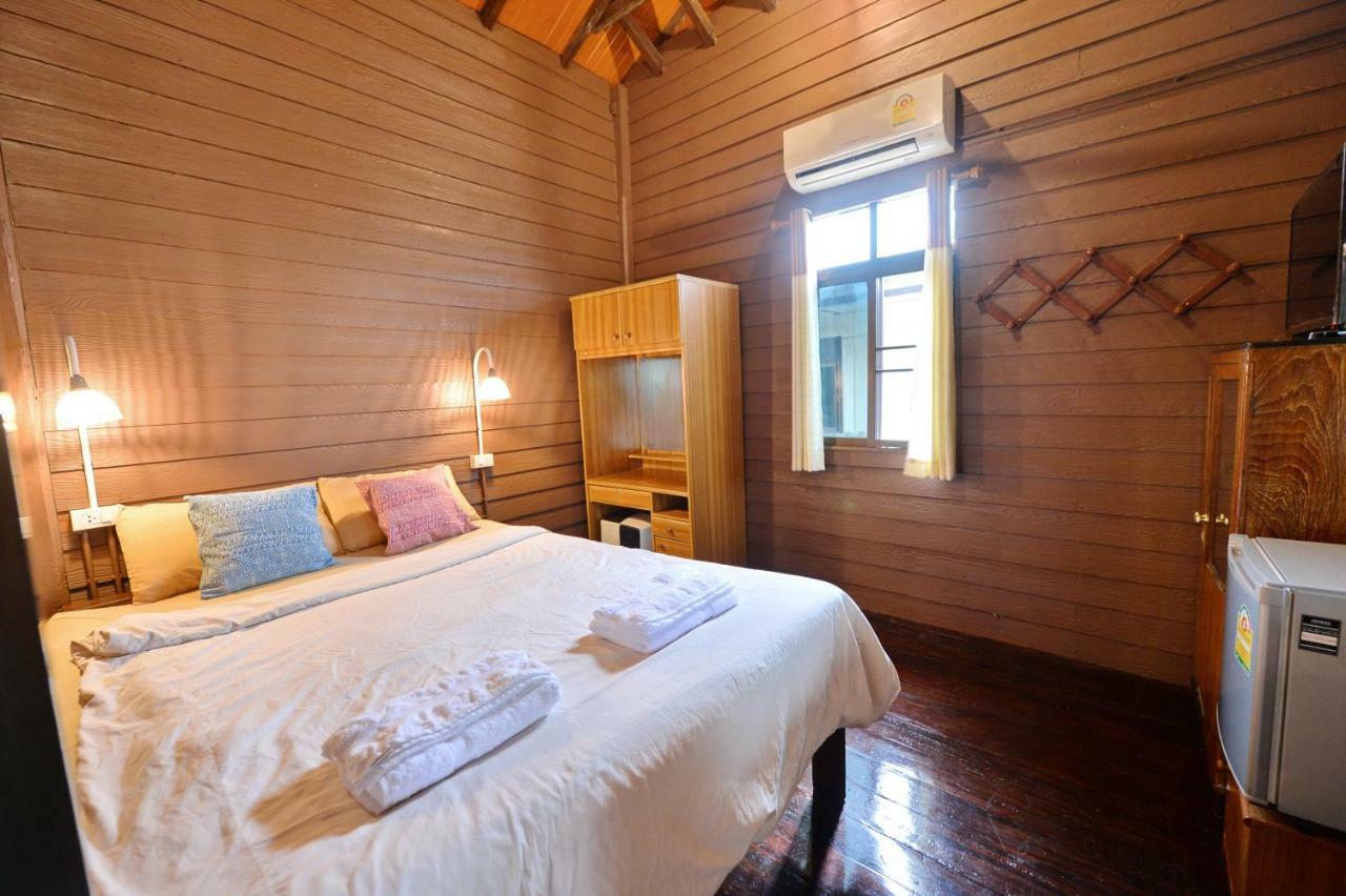 Huan Kawin Est.58 Lanna Home & Collection Chiang Rai Phòng bức ảnh